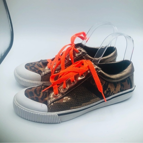 Guess women’s animal print sneakers with fluorescent orange laces size 8 M - Picture 3 of 10